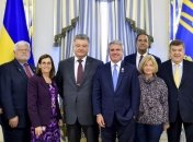 Порошенко обсудил с конгрессменами США усиление санкций против РФ