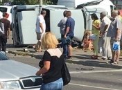 В Киеве "Волга" вылетела на тротуар и врезалась в толпу людей