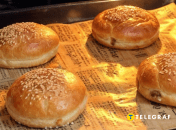 Апетитні слойки з куркою та сиром