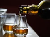 COVID-19: В США взлетели продажи алкоголя, особенно через Интернет