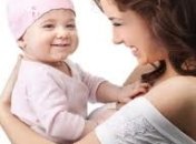 Матери-одиночки проводят с детьми меньше времени