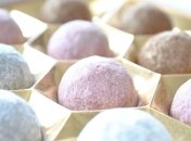 Суд в Казахстане приговорил женщину за подаренные чиновнице конфеты 