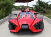 Поярков ездит на трехколесном автомобиле Polaris Slingshot