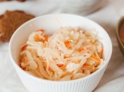 Рецепт квашеной капусты с рябиной