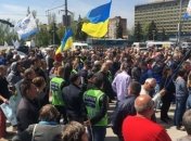 Два митинга возле Запорожской ОГА: митинговали "за" и "против" Брыля