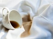 Пятна от кофе можно убрать подручными средствами