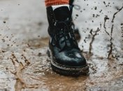 Мокре взуття потрібно сушити, інакше воно зіпсується