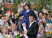 В одной из школ РФ выпускникам выдали грамоты с гербом и флагом Украины