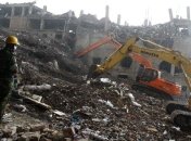 В Бангладеш под обломками здания погибли более 900 человек 