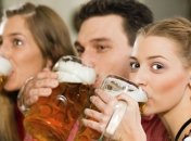 Ученые назвали самый губительный напиток для женщин