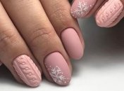 Маникюр 2020: трендовые идеи зимнего матового нейларта (Фото)