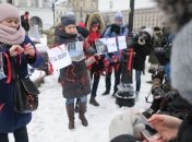 На Майдане состоялась акция в поддержку Авдеевки