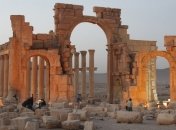 ИГ взорвала три древние гробницы в Пальмире