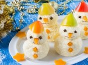 "Сирний сніговик" — чудова закуска до Нового року