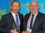 Тони Эбботт получил награду за поддержку Украины