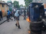 Антиправительственные протесты на Гаити перерастают в беспорядки