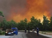Масштабные пожары в турецкой Анталье уже привели к жертвам (фото, видео)