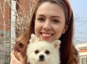 Зеленський пообіцяв повернути українку, яку не пустили на борт літака (Відео)