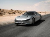 Премиальный электромобиль Mercedes проехал на одном заряде более 1300 км