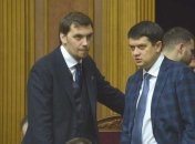 Премьер: Закрывать год с "чужим" бюджетом трудно