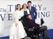 Стивен Хокинг заявил, что гордится Эдди Редмэйном