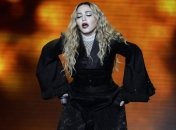 Суд призвал Мадонну помириться с мужем ради сына