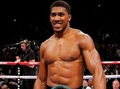 Энтони Джошуа подарил дорогую машину своему первому тренеру