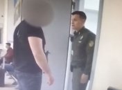 В аэропорту "Жуляны" пьяный россиянин устроил дебош (Видео)