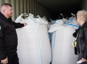 Полтавская ОВА передала десятки тонн гуманитарной помощи из Польши волонтерам