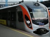 Понад тисячу українців евакуюють поїздами з Перемешля