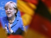 Меркель допускает введение санкций против украинских чиновников