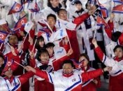 Атлеты Южной Кореи и КНДР прошли вместе на церемонии закрытия Олимпиады