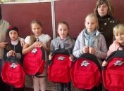 Хоккейный клуб "Донбасс" с подарками навестил детей Красного Лимана