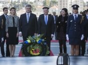 Президент с супругой почтили память воинов Израиля