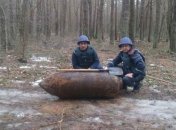 На Львовщине пиротехники обезвредили пятисоткилограмовую авиабомбу