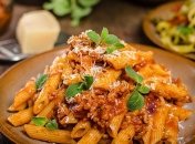 Рецепт дня: паста с острым мясным соусом 