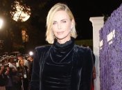 Шарлиз Терон опровергла свой роман с Брэдом Питтом