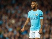 Стерлинг подшутил над спящим одноклубником и получил удар в ответ (Видео)