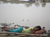 В результате наводнений в Индии погибли более 550 человек 