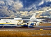 Літаком “Мрія” в Канаду доправили рекордний медичний вантаж з Китаю