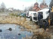 Во Львовской области в пруду нашли авто с телами людей
