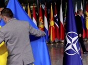 Україна та НАТО цього року ближче не стануть? Зеленського попросили "не вимагати неможливого" — ЗМІ