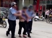 В Китае произошло нападение на детский сад, пострадало много детей (фото, видео)