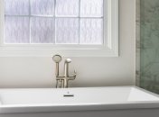 Завдяки засобу ванна сяятиме від чистоти