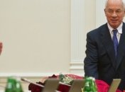 Однопартийцы пожелали Азарову душевного тепла