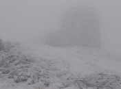 Карпати продовжує засипати снігом: свіже фото і дані на ранок 15 жовтня