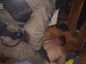 Полиция задержала вандалов, обливших краской памятник Бандере во Львове (фото)