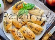 Рецепт дня: Слойки-рулетики с фаршем, яблоком и фисташками