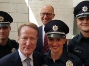 Заместитель госсекретаря США сделал селфи с киевскими патрульными