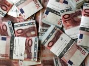 Средняя зарплата в Польше достигла почти €1 тыс